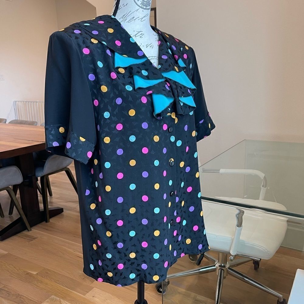 Isabelle LA | 80’s / 90’s Vintage Polka Dot V-Neck Ruffle Blouse